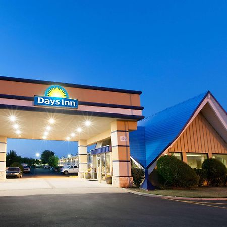 Days Inn By Wyndham Norman Bagian luar foto